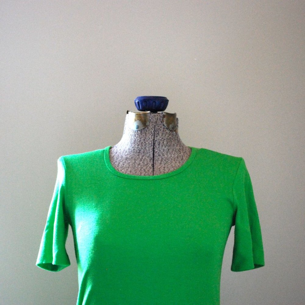Vibrant green t-shirt summer dress (S/M)